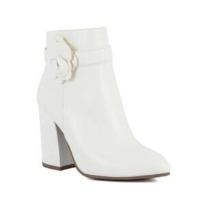 Size 10 - Sugar Evvie bloom boot - NWT - RETAILS $75